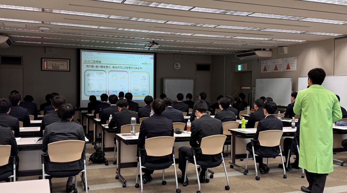 セミナー風景_日立建機(スライドぼかし)